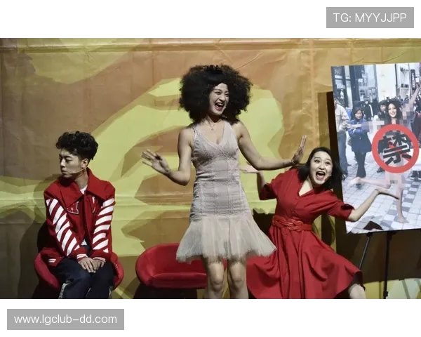 办公室同事猜金额买单游戏欢乐不断笑声传遍整个公司